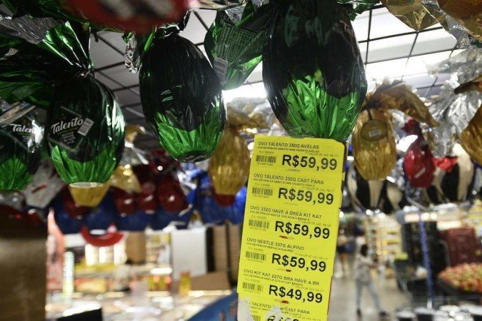  29/03/2022 Crédito: Minervino Júnior/CB/D.A Press. Brasil.  Brasilia - DF. Páscoa vendas de óvos de páscoa no supermercado Veneza. 