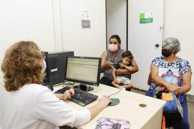Os médicos vão reforçar as equipes em hospitais do DF - (crédito: Sandro Araújo/Agência Saúde) Os médicos vão reforçar as equipes em hospitais do DF - (crédito: Sandro Araújo/Agência Saúde)
