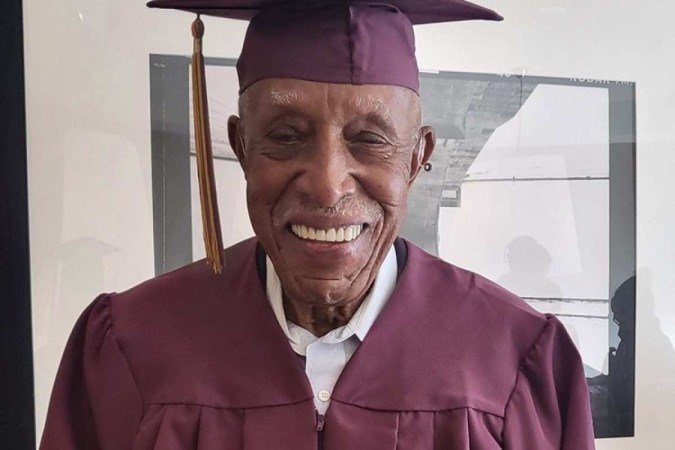 A cerimônia de graduação ocorreu em 19 de março deste ano - (crédito: Reprodução/Facebook) A cerimônia de graduação ocorreu em 19 de março deste ano - (crédito: Reprodução/Facebook)