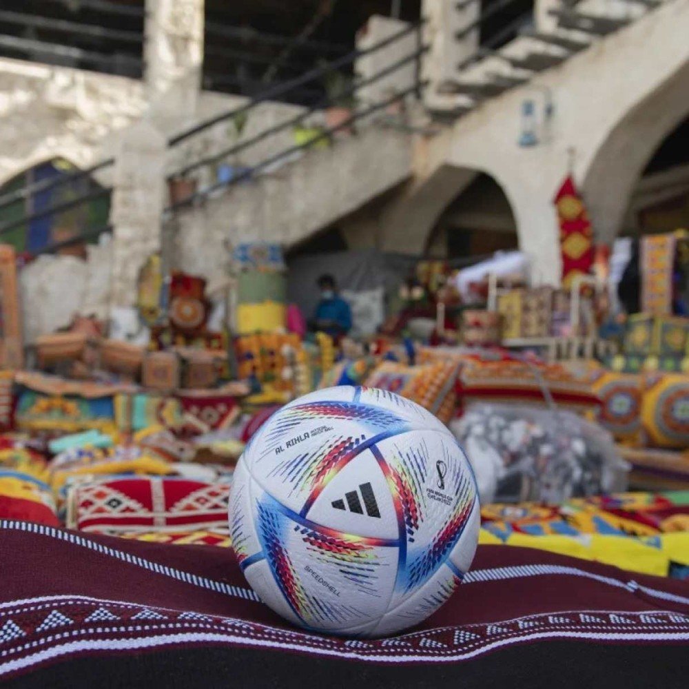 Adidas lançou, em parceria com a Fifa, a bola oficial da Copa do Mundo do Catar: Al Rihla