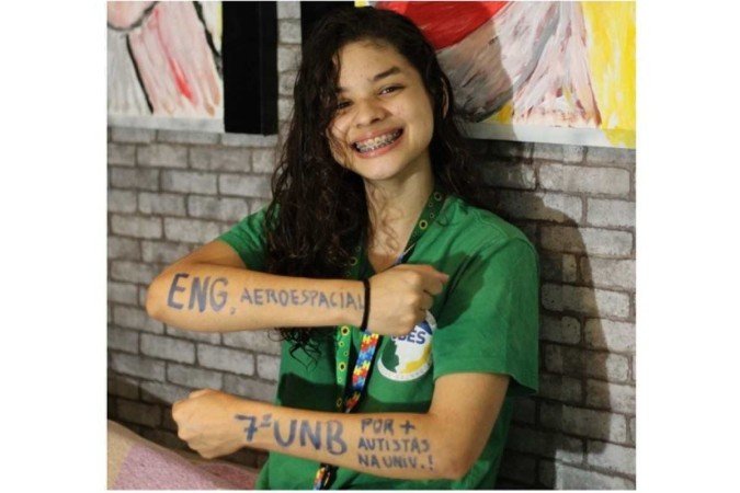 Laís Coelho conta que sofreu preconceito durante as aulas por ser uma pessoa com deficiência - (crédito: Arquivo Pessoal) Laís Coelho conta que sofreu preconceito durante as aulas por ser uma pessoa com deficiência - (crédito: Arquivo Pessoal)