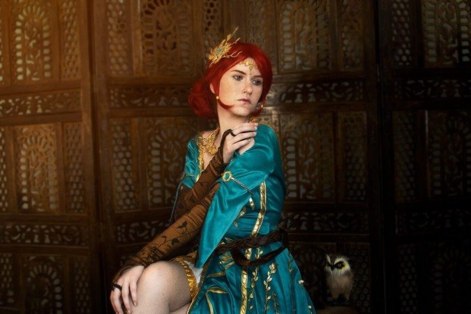 Manoela com o cosplay da personagem Triss, do jogo The Witcher: perfeccionismo
