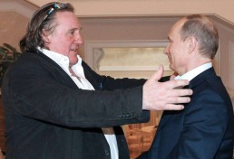 Ator francês Gérard Depardieu denuncia 'desvios inaceitáveis' de Putin