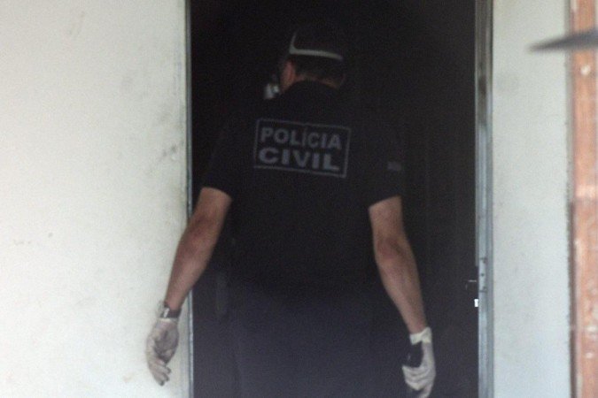  31/03/2022.  Cidades. Feminicidio em Sobradinho.  Criminalistica no Local do Crime. Peritos da PCDF. 