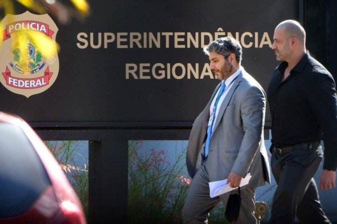  31/03/2022.  Politica. Deputado Daniel Silveira chega na Policial Federal em Brasilia para cumprir ordem judicial do Ministro do STF Alexandre de Moraes, colocaÃ§Ã£o de tornozeleira Eletronica. 