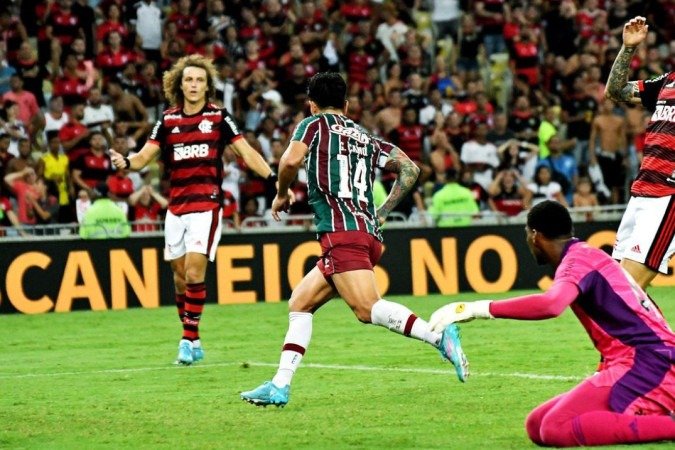 Carioca: Cano marca dois e Fluminense supera Flamengo no Maracanã - Carioca: Cano marca dois e Fluminense supera Flamengo no Maracanã -