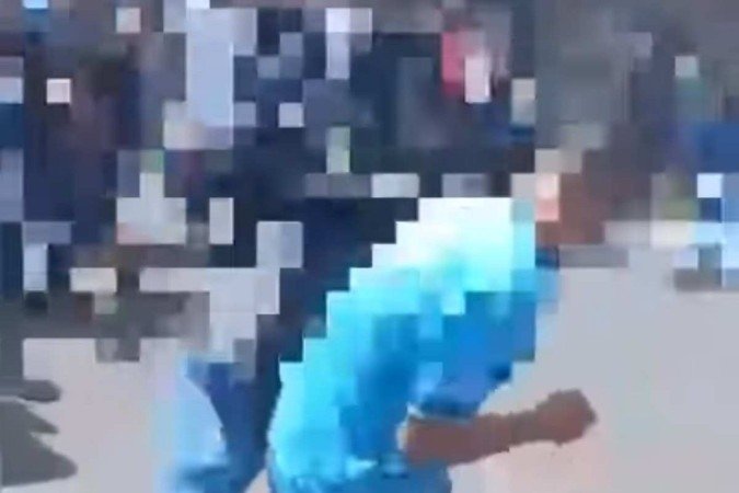 Briga entre alunos no CEF 213 de Santa Maria na tarde de quinta-feira (31/3)