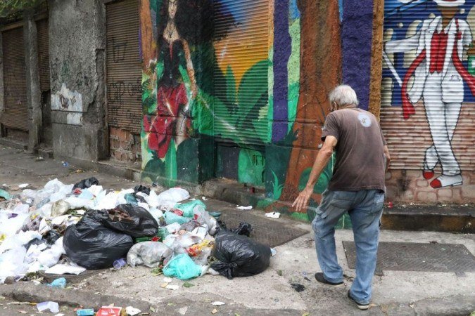 Garis do Rio suspendem greve temporariamente por causa das chuvas - (crédito: ) Garis do Rio suspendem greve temporariamente por causa das chuvas - (crédito: )