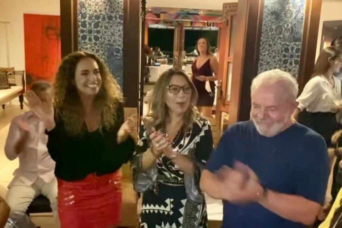Em um vídeo compartilhado por Daniela Mercury, Lula, Janja e a artista dançam ao som de O canto da cidade - (crédito: Instagram @danielamercury/Reprodução) Em um vídeo compartilhado por Daniela Mercury, Lula, Janja e a artista dançam ao som de O canto da cidade - (crédito: Instagram @danielamercury/Reprodução)