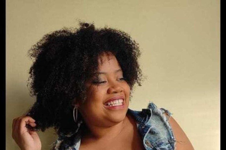 Luciana Viegas é fundadora do Movimento Vidas Negras com Deficiência Importam e compartilha informações no perfil Uma Mãe Preta Autista Falando, no Instagram Luciana Viegas é fundadora do Movimento Vidas Negras com Deficiência Importam e compartilha informações no perfil Uma Mãe Preta Autista Falando, no Instagram