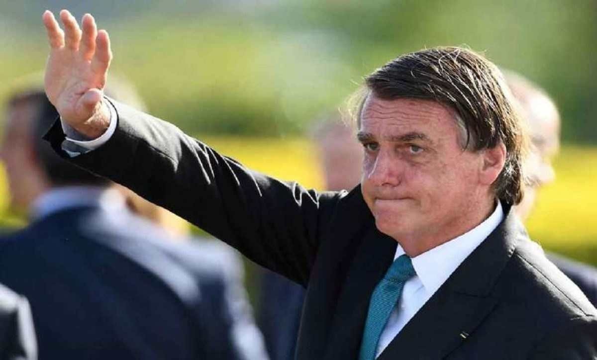 Bolsonaro a apoiadores: 'Minha vida está um inferno'