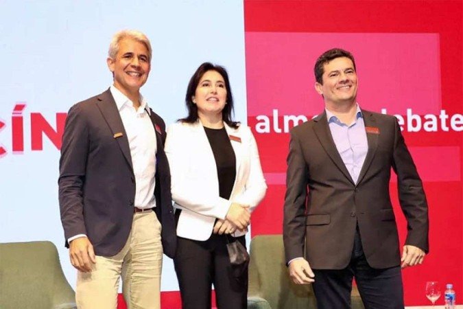 Tebet tem os mesmos 1% dos votos que D'Ávila (E) e tratou com Moro sobre estratégias para 3ª via - (crédito: Divulgação) Tebet tem os mesmos 1% dos votos que D'Ávila (E) e tratou com Moro sobre estratégias para 3ª via - (crédito: Divulgação)