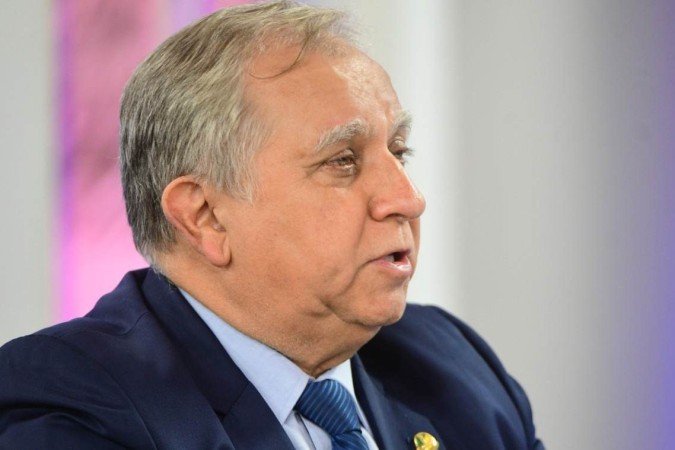 05/04/2022. Crédito:  Ed Aves/CB. Cidades. CB Poder recebe o Senador Izalci Lucas. Na bancada, Carlos Alexandre. 