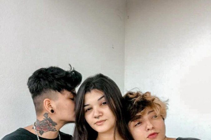 3 e Ponto: o trisal é sucesso no Tik Tok 
