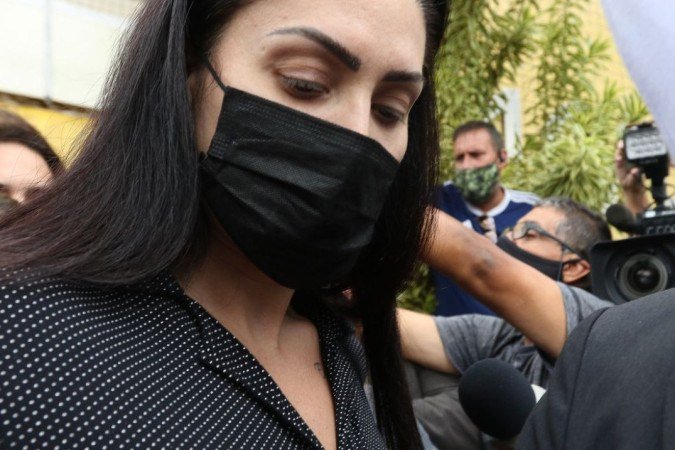 Monique Medeiros da Costa e Silva, m..e do menino Henry Borel, deixa .. Delegacia de Pol..cia da Barra da Tijuca(16..DP), ap..s prestar depoimento sobre a morte do menido de 4 anos.
- (crédito: T..nia R..go/Ag..ncia Brasil) Monique Medeiros da Costa e Silva, m..e do menino Henry Borel, deixa .. Delegacia de Pol..cia da Barra da Tijuca(16..DP), ap..s prestar depoimento sobre a morte do menido de 4 anos.
- (crédito: T..nia R..go/Ag..ncia Brasil)