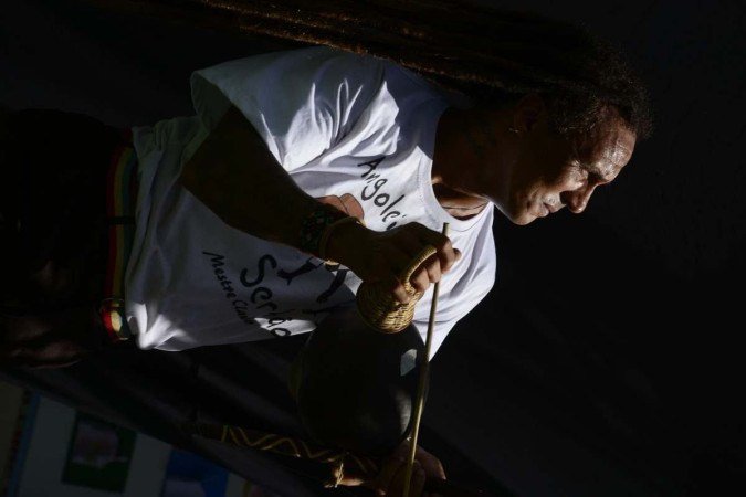 professor de capoeira Luiz Cláudio Oliveira, o Minhoca