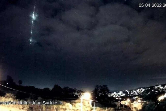 A magnitude registrada foi de -7, sendo preciso -4 para se considerar uma bola de fogo - (crédito: Observatório Espacial Heller & Jung/Reprodução) A magnitude registrada foi de -7, sendo preciso -4 para se considerar uma bola de fogo - (crédito: Observatório Espacial Heller & Jung/Reprodução)
