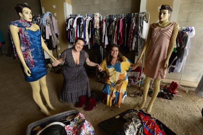  07/04/2022. Crédito: Carlos Vieira/CB/D.A Press. Brasil. Brasilia - DF. Caderno de Brasília. Bazar de Vizinhas. Stephanie Cunha (amarelo) e Fernanda Nogueira.