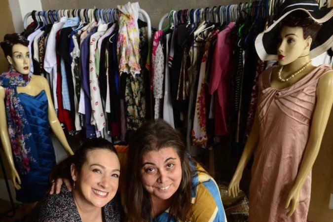  07/04/2022. Crédito: Carlos Vieira/CB/D.A Press. Brasil. Brasilia - DF. Caderno de Brasília. Bazar de Vizinhas. Stephanie Cunha (amarelo) e Fernanda Nogueira.