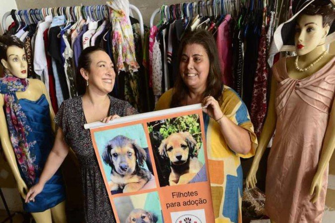  07/04/2022. Crédito: Carlos Vieira/CB/D.A Press. Brasil. Brasilia - DF. Caderno de Brasília. Bazar de Vizinhas. Stephanie Cunha (amarelo) e Fernanda Nogueira.