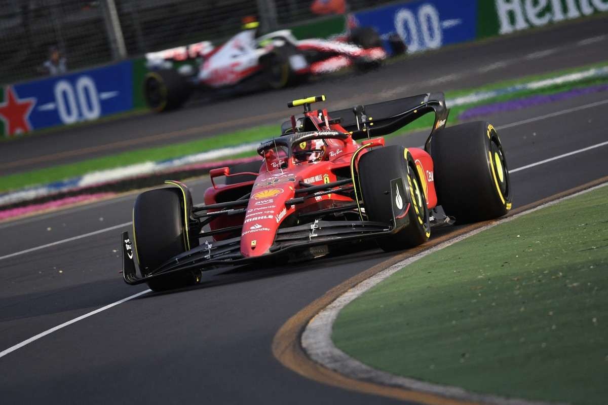 Charles Leclerc e Ferrari marcam nos treinos livres do GP da Austrália