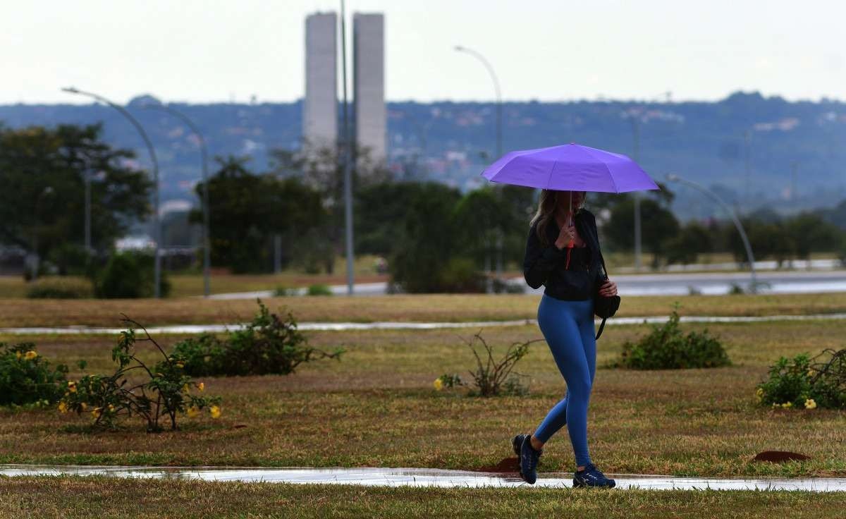 Sexta será de chuva e calor: temperatura pode chegar a 30ºC