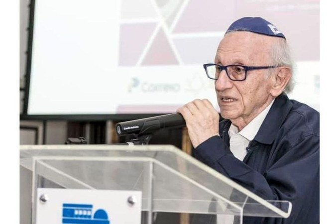 Depois de ser libertado em Auschwitz, Stern voltou a morar no Brasil - (crédito: Memorial do Holocausto/Reprodução) Depois de ser libertado em Auschwitz, Stern voltou a morar no Brasil - (crédito: Memorial do Holocausto/Reprodução)