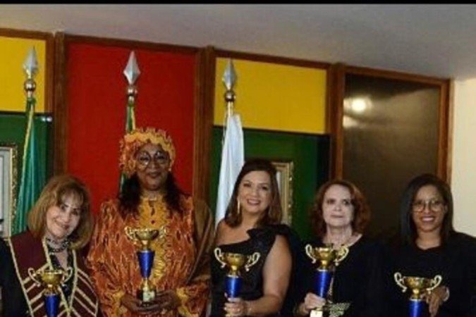 Socorro Motta, embaixadora Ndèye Tické Ndiaye, Alessandra Neiva, Maria do Céu Oliveira, Damiele Mariano, representando Glenda Carvalho