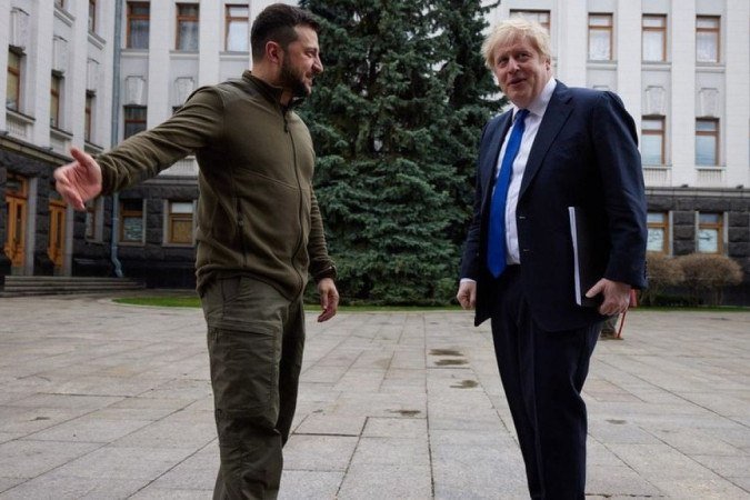 Johnson foi primeiro líder dos países do G7 a visitar Ucrânia durante o conflito -  (crédito: Reuters/BBC)