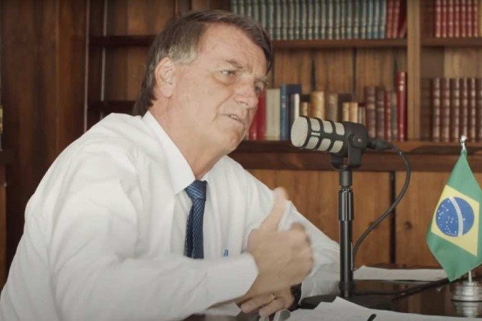 Bolsonaro dando entrevista no podcast - (crédito: Reprodução/YouTube) Bolsonaro dando entrevista no podcast - (crédito: Reprodução/YouTube)