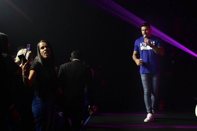  12/04/2022. Crédito: Ed Alves/CB/D.A Press. Brasil. Brasilia - DF. Cidades. Pocket show com o rapper Hungria Hip Hop, no auditório do Correio Brazilense.              