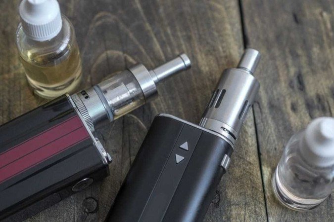 Cigarros eletrônicos podem causar infecções no cérebro, coração, pulmões e cólon - (crédito: Reprodução) Cigarros eletrônicos podem causar infecções no cérebro, coração, pulmões e cólon - (crédito: Reprodução)