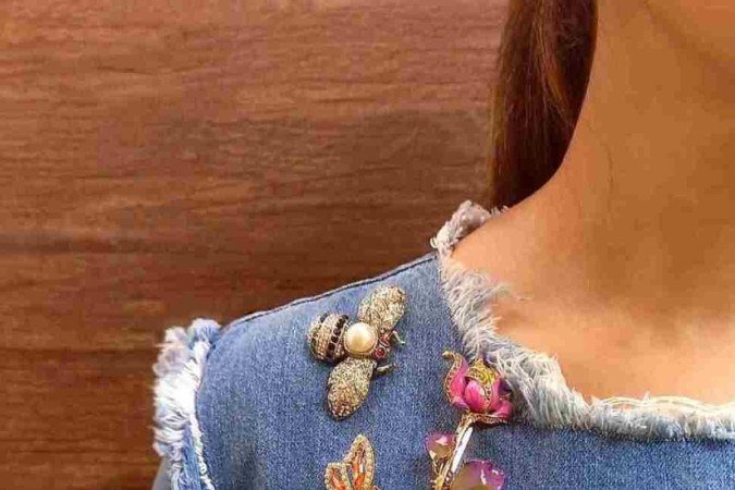 Ivone Alice sugere o uso de peças sofisticadas com o jeans, proporcionando uma quebra de estilos