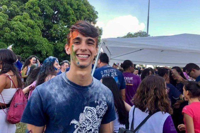 Vinícius Nery optou por cursar medicina para ter uma vida mais rentável, mas depois mudou de ideia - (crédito: Fotos: Arquivo pessoal) Vinícius Nery optou por cursar medicina para ter uma vida mais rentável, mas depois mudou de ideia - (crédito: Fotos: Arquivo pessoal)