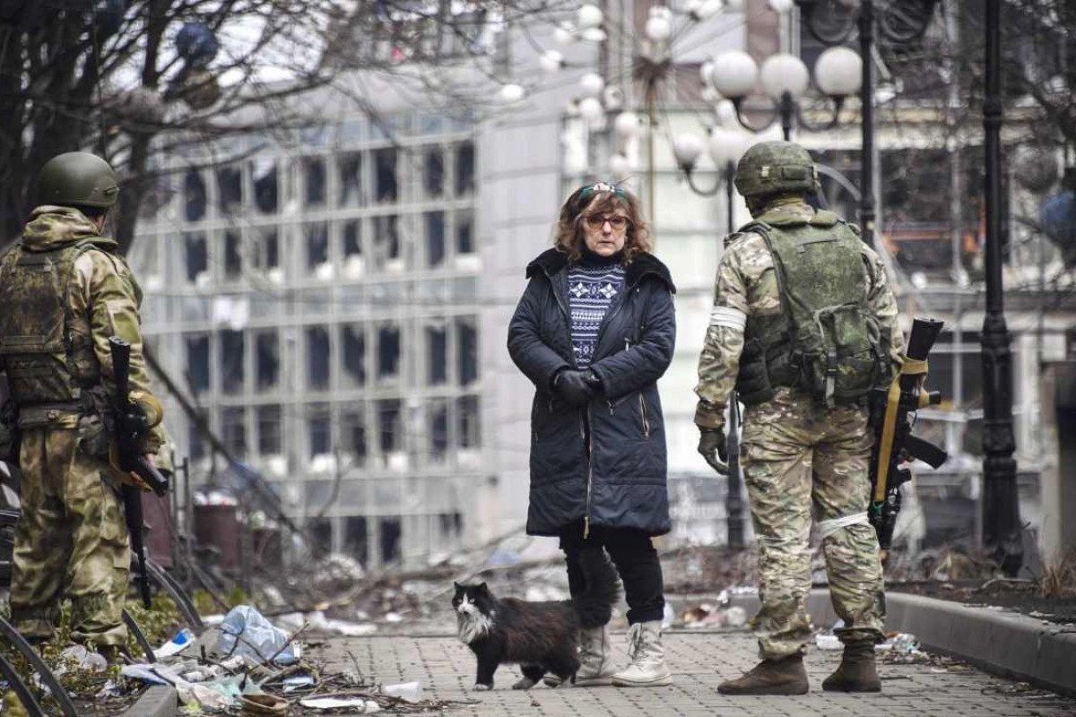 Ucrânia acusa soldados russos de terem estuprado 25 garotas e mulheres foto foto