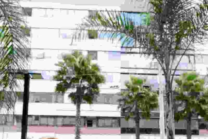 Ana Luiza Champloni, Luana Batista com o c&atilde;o Jo&atilde;o e Paula Navarro (E): ap&oacute;s ter perdido o pet, Luana o encontrou gra&ccedil;as ao apoio dos vizinhos