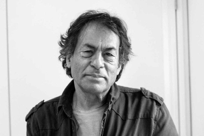 AIlton Krenak: os que ocupam o topo da pirâmide têm de descer e conviver com os outros