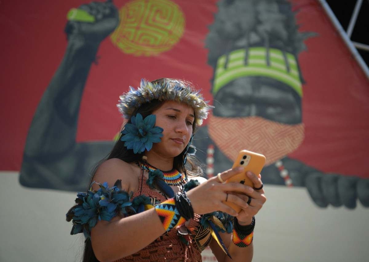 'Influencers' indígenas levam a luta ancestral para as redes