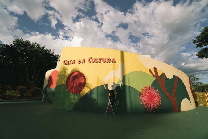 Exposição 'Caliandras urbanas' em cartaz na Casa de Cultura do Guará