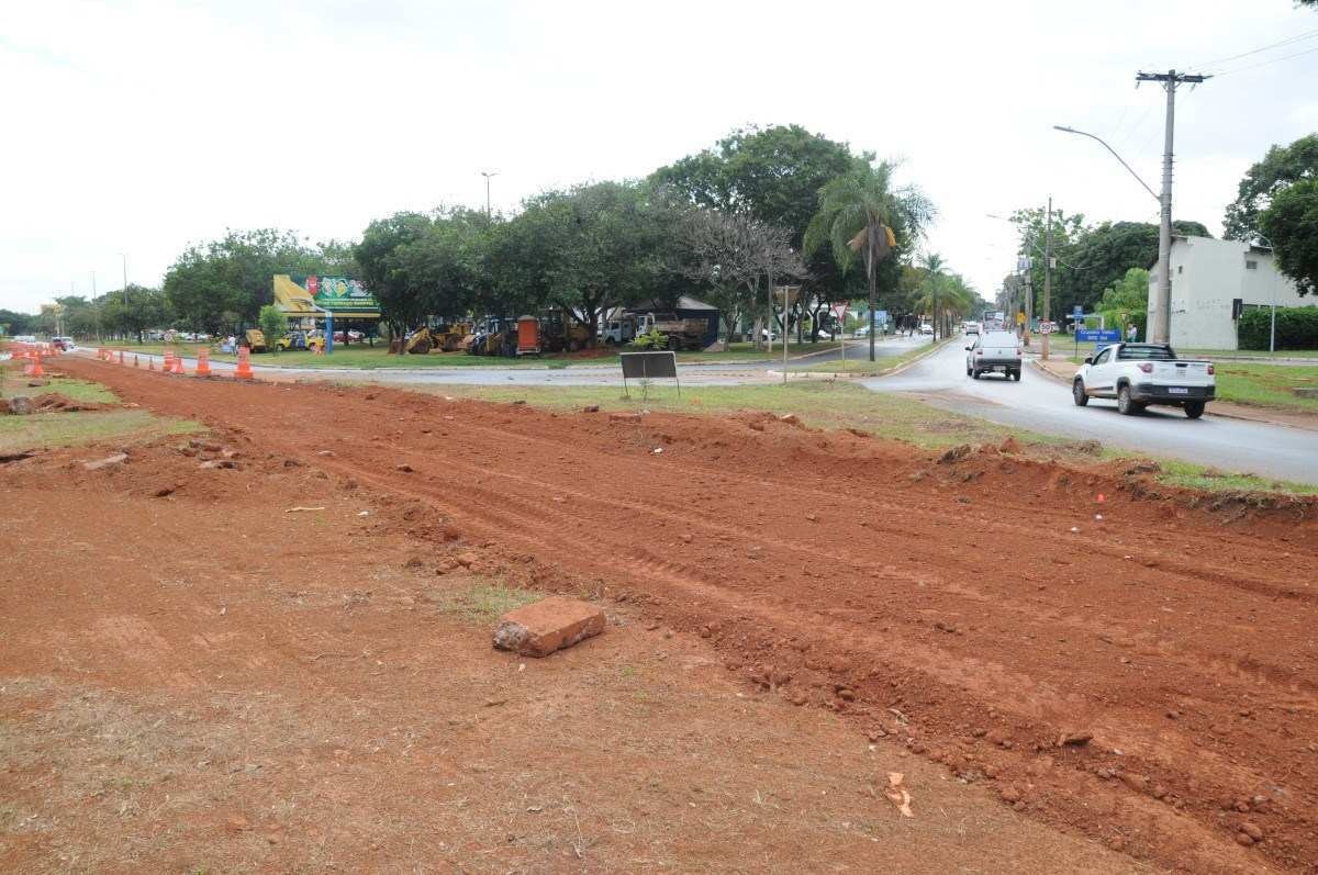 Obra no Cruzeiro amplia a pista marginal da Epia para melhorar o tráfego