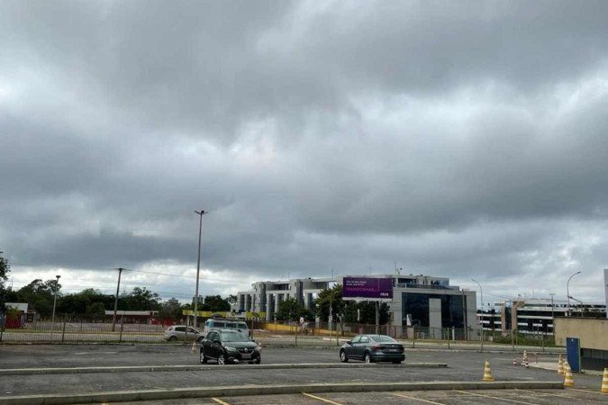 A chance de chuva se mantém na capital federal: será um domingo de muitas nuvens, e possibilidade de chuvas isoladas - (crédito: Roberto Fonseca/CB/D.A.Press) A chance de chuva se mantém na capital federal: será um domingo de muitas nuvens, e possibilidade de chuvas isoladas - (crédito: Roberto Fonseca/CB/D.A.Press)