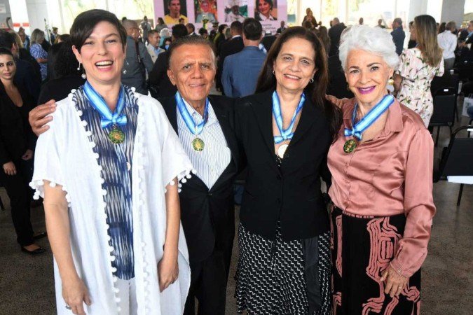Atriz Ana Paula Fidalgo, repórter e colunista de cultura do Correio Braziliense Irlam Rocha, diretora de redação do Correio, Ana Dubeux, e colunista do Correio Jane Godoy - (crédito: ED ALVES/CB/D.A.Press) Atriz Ana Paula Fidalgo, repórter e colunista de cultura do Correio Braziliense Irlam Rocha, diretora de redação do Correio, Ana Dubeux, e colunista do Correio Jane Godoy - (crédito: ED ALVES/CB/D.A.Press)