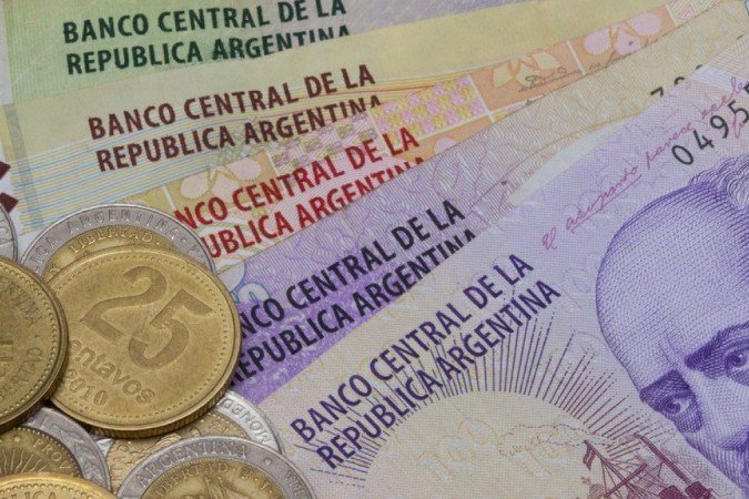 Moeda argentina perde valor ante escalada inflacionária -  (crédito: Getty Images)