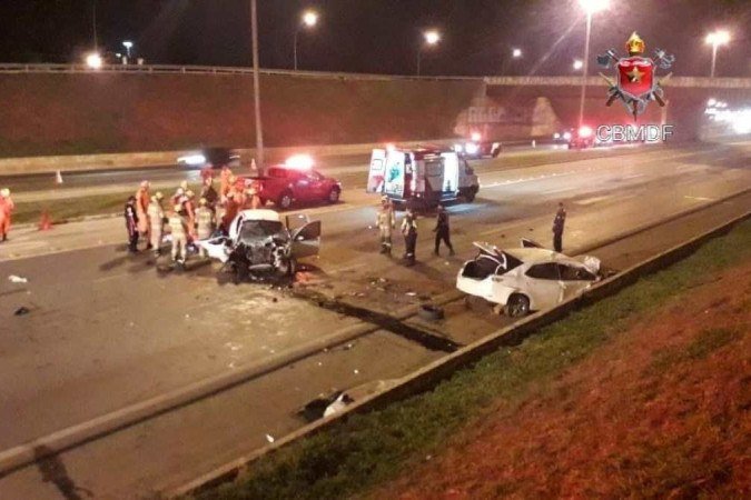 Acidente na Epia Sul, na altura da Quadra 26 do Park Way, sentido Plano Piloto, matou Cynara Maria Lacerda Alves, 32 anos, e a filha Talita Alves Lemos, 12 - (crédito: CBMDF/Divulgação) Acidente na Epia Sul, na altura da Quadra 26 do Park Way, sentido Plano Piloto, matou Cynara Maria Lacerda Alves, 32 anos, e a filha Talita Alves Lemos, 12 - (crédito: CBMDF/Divulgação)