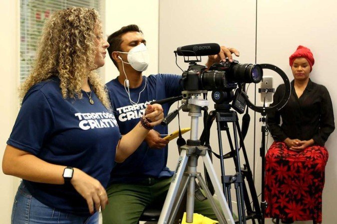 Luz, câmera, ação: equipe de produção em cena