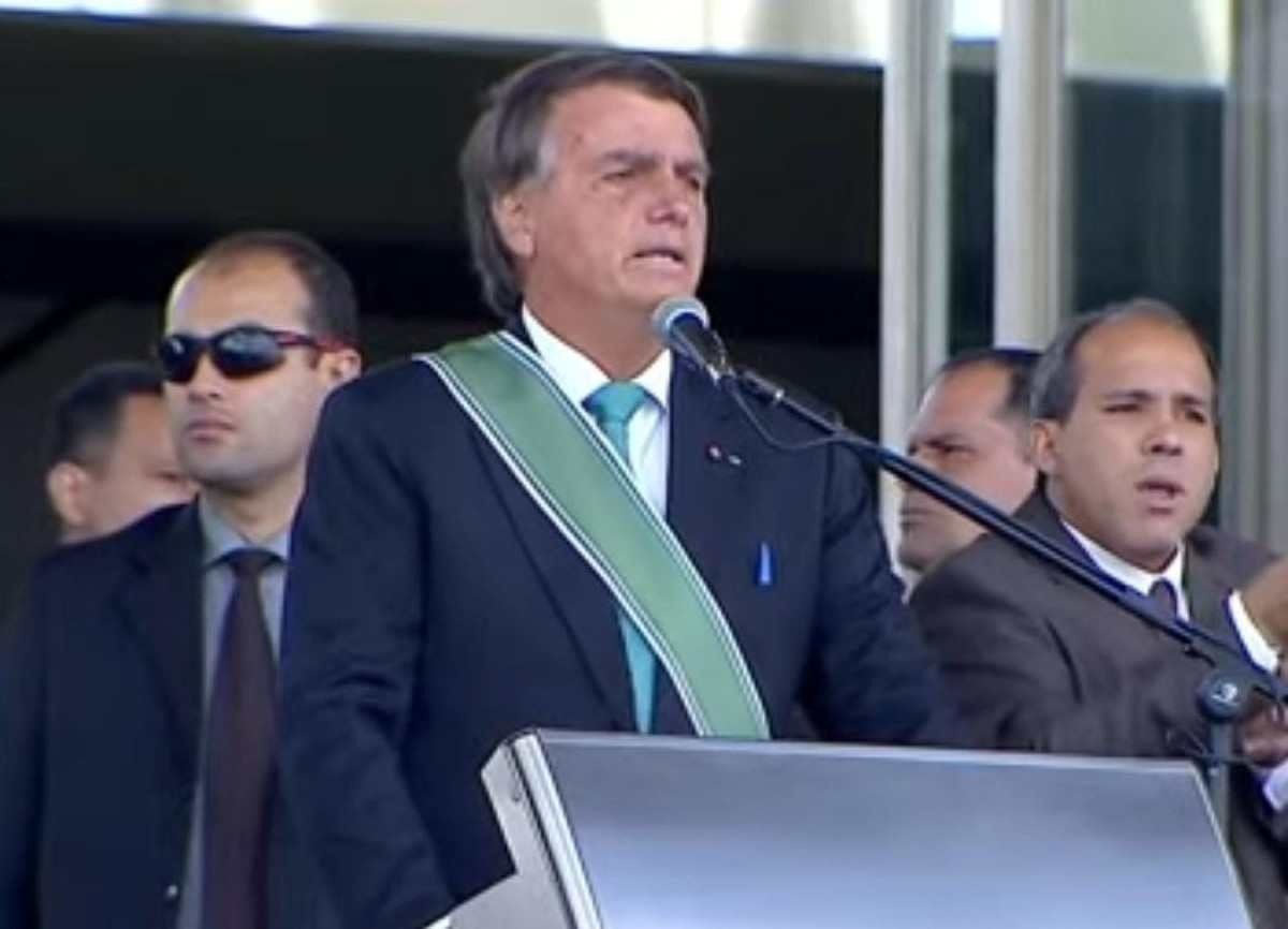 Bolsonaro diz que Forças Armadas não dão recado e sabem o que é melhor