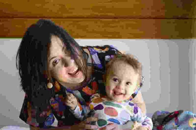  20/04/2022 Crédito: Marcelo Ferreira/CB/D.A Press. Brasil. Brasilia - DF -  MÃES QUE LEVAM FILHOS PARA O TRABALHO, Deputada Federal Sâmia Bomfim como o filho Hugo.