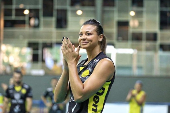 Sheilla é eleita a melhor jogadora de vôlei do Brasil de todos os
