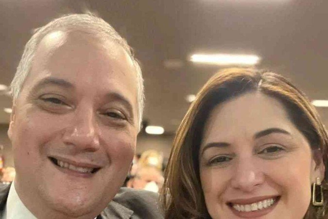 A advogada Cristiane Britto, ministra da Mulher, da Família e dos Direitos Humanos, e o marido, o advogado Flávio Wanderley Britto, ex-desembargador eleitoral substituto do TRE-DF. Os dois na posse de Roberval Belinati e Sebastião Coelho, no TRE-DF