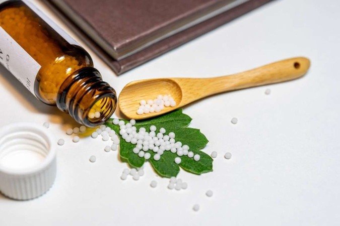 Homeopatia trabalha com o oposto, a ideia é do Homeopatia trabalha com o oposto, a ideia é do